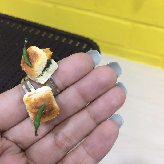 Mumbai Vadapav Miniature Quirky Finger Ring