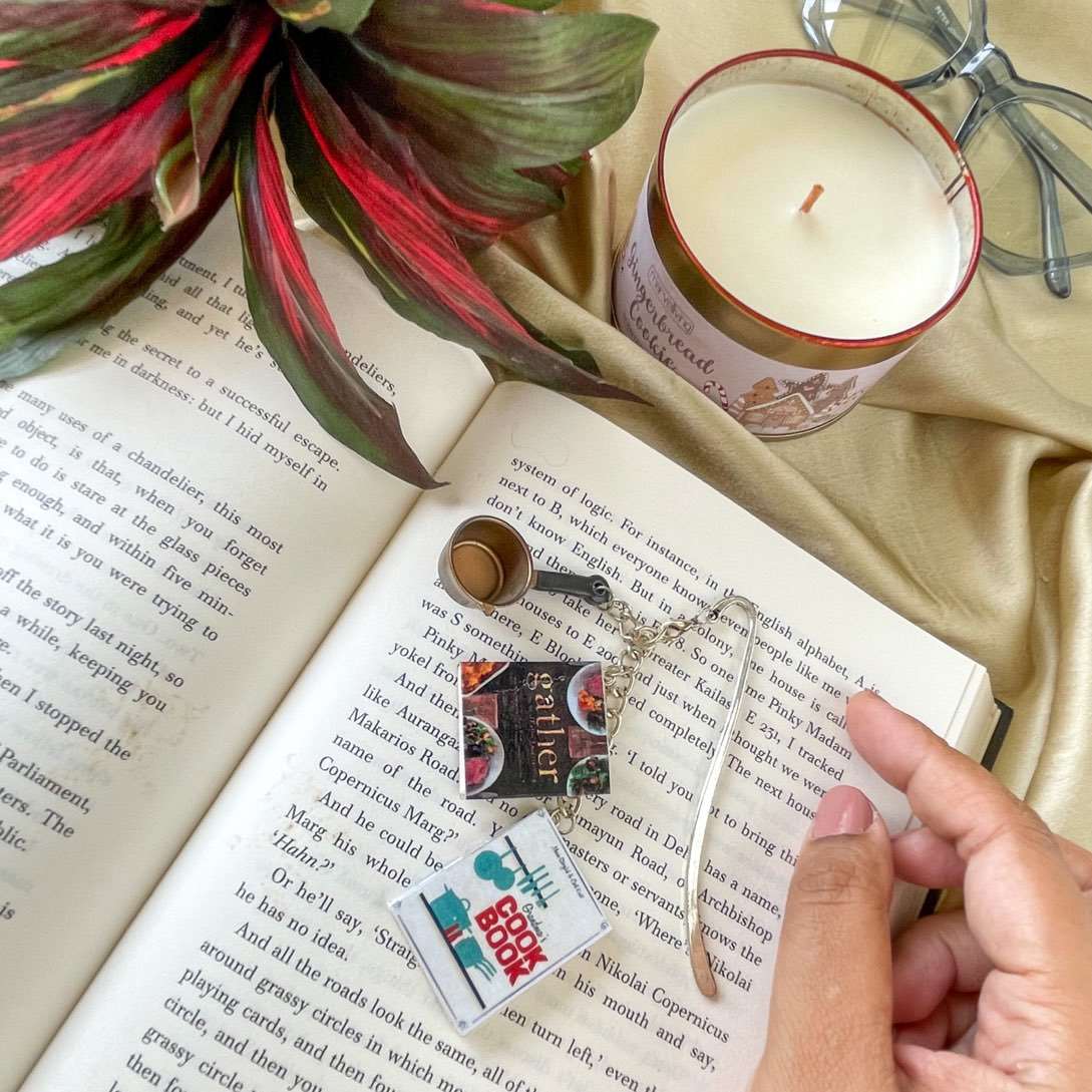 Cookery Miniature Book Hook Bookmark