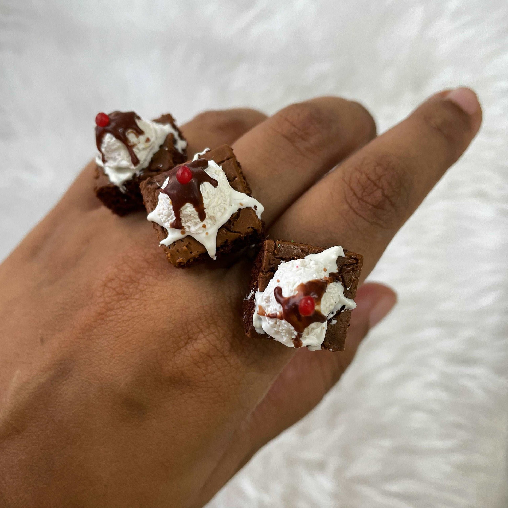 Chocolate Brownie With Icecream Quirky Finger Ring