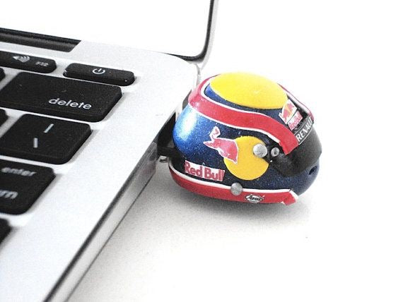 Mark Webber F1 Helmet(2010) Miniature Novelty Pen Drive