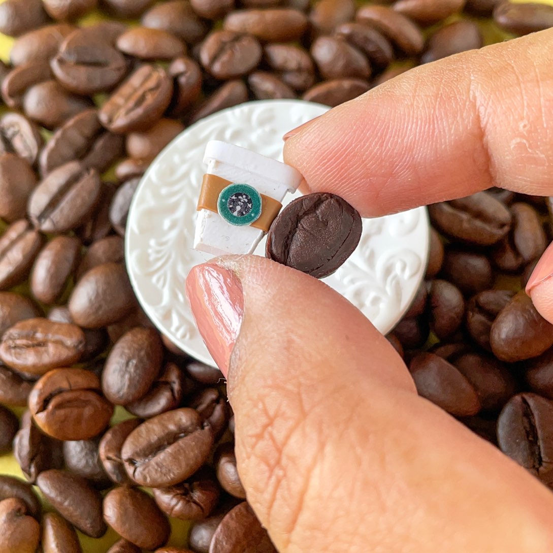 Starbucks Coffee Cup N Clous d’oreilles miniatures en grains de café