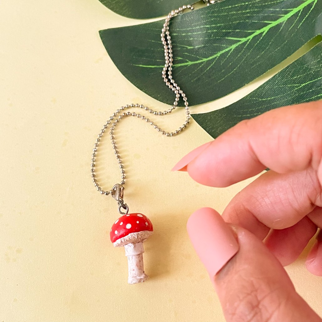 Pendentif de charme miniature de champignon rouge