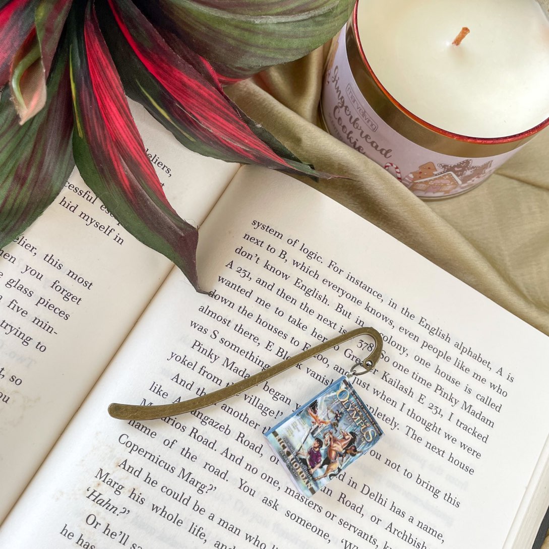 Young Adults Fictions Miniature Book Hook Bookmark