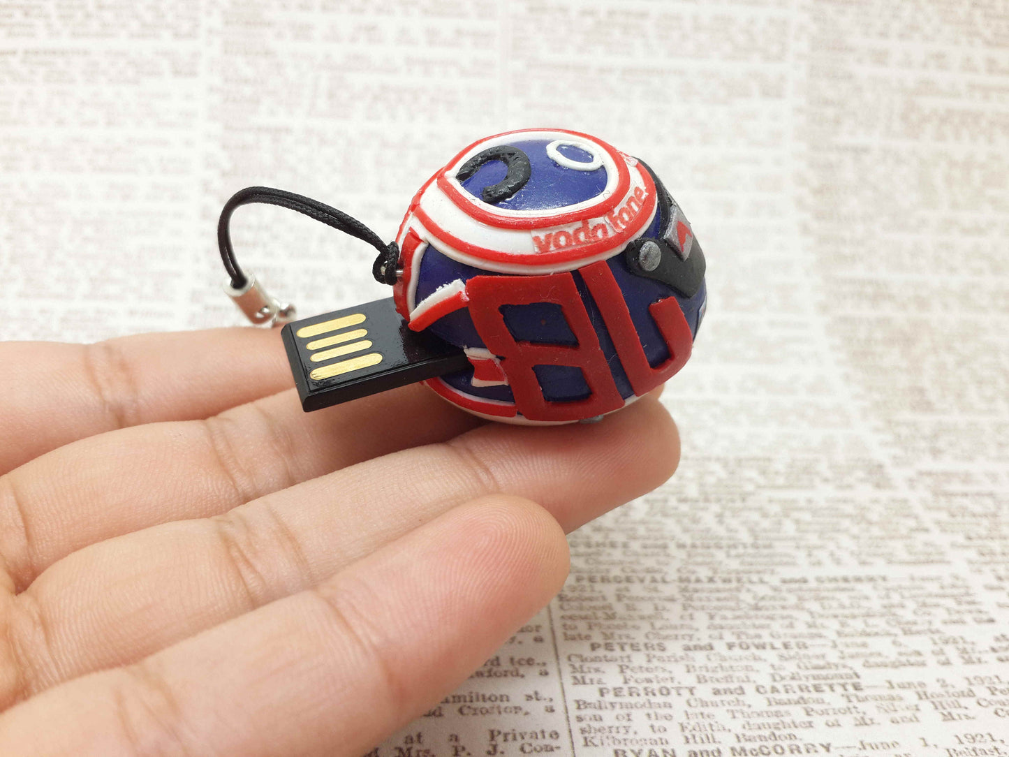 Henson Button F1 Helmet (2010) Miniature Novelty Pen Drive