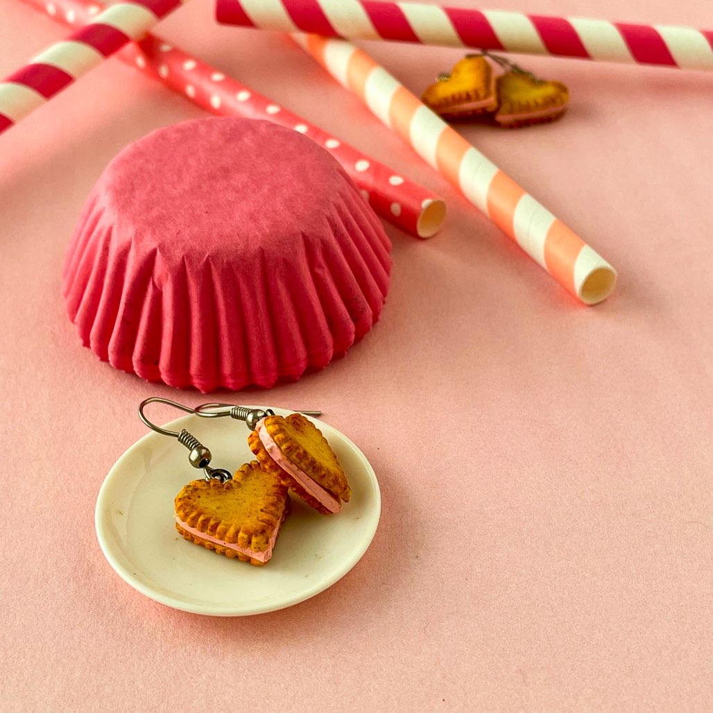 Heart Cream Cookie Mini Food Earrings